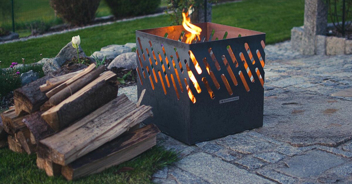 Korono Designer Feuerkorb aus schwarzem Stahl Hand Made Gartenfeuer Höhe 55cm 